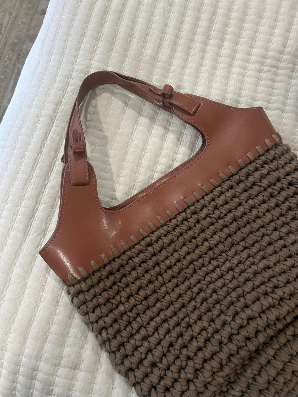 Free People Woven Bag in Olive Brown - Stylish Everyday Carry - Picture 4 of 9